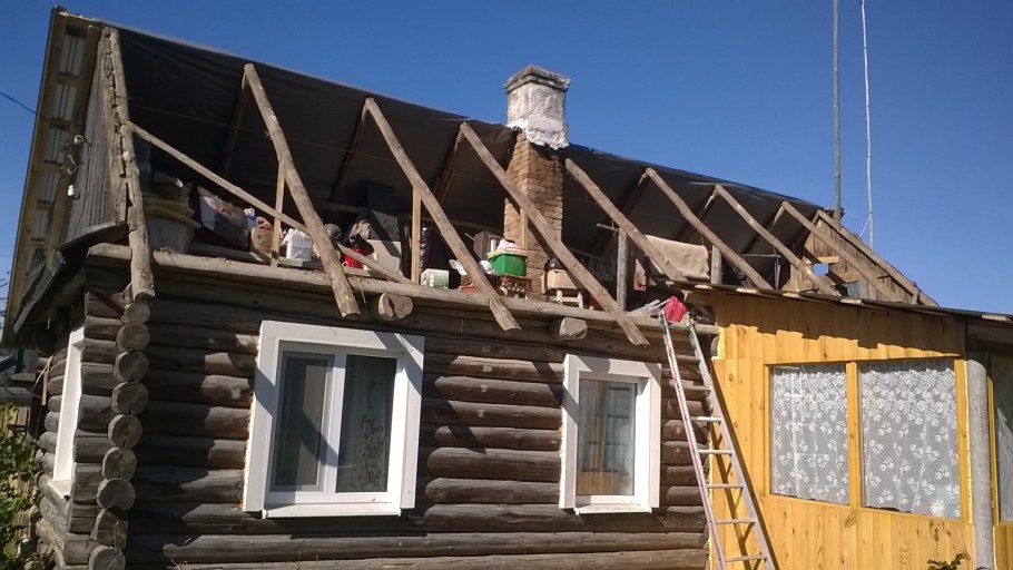 Крыши старых деревянных домов