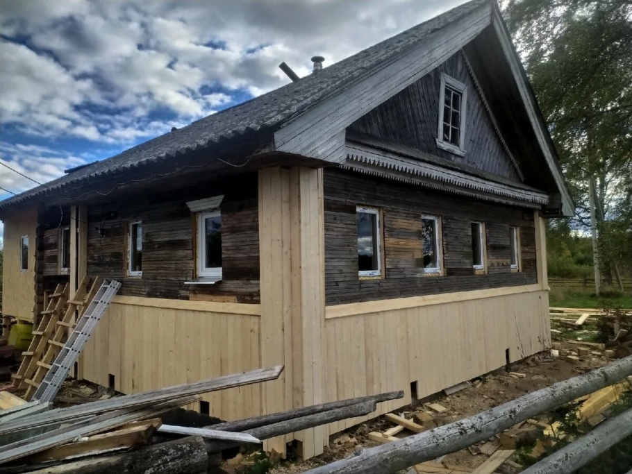 Отреставрированный деревянный дом