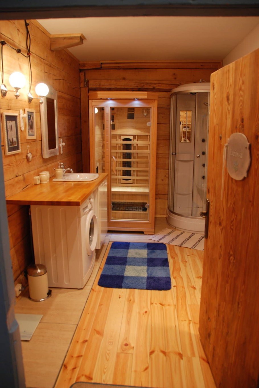 Старый дачный домик внутри