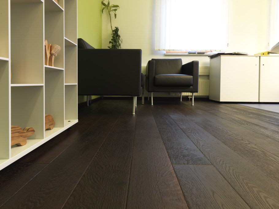 Ламинат с фаской в интерьере