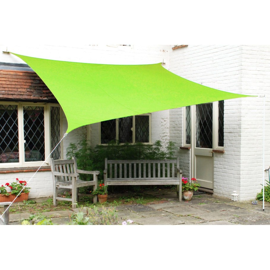 Тент от солнца на дачу