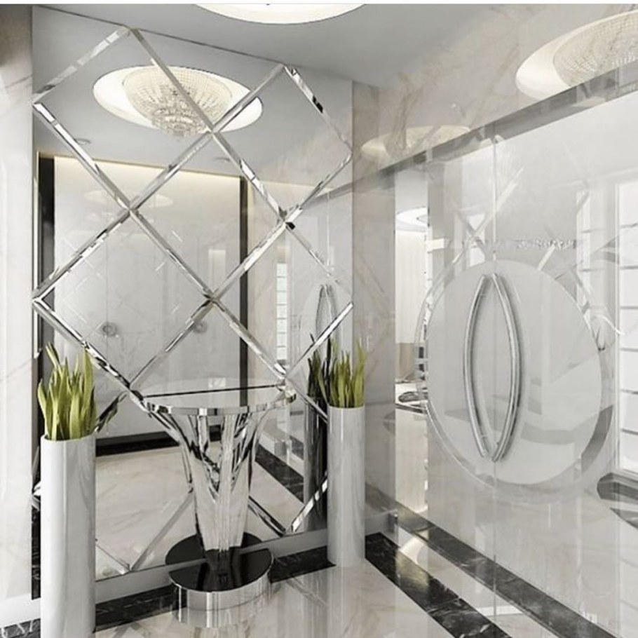 Зеркальное панно в прихожей