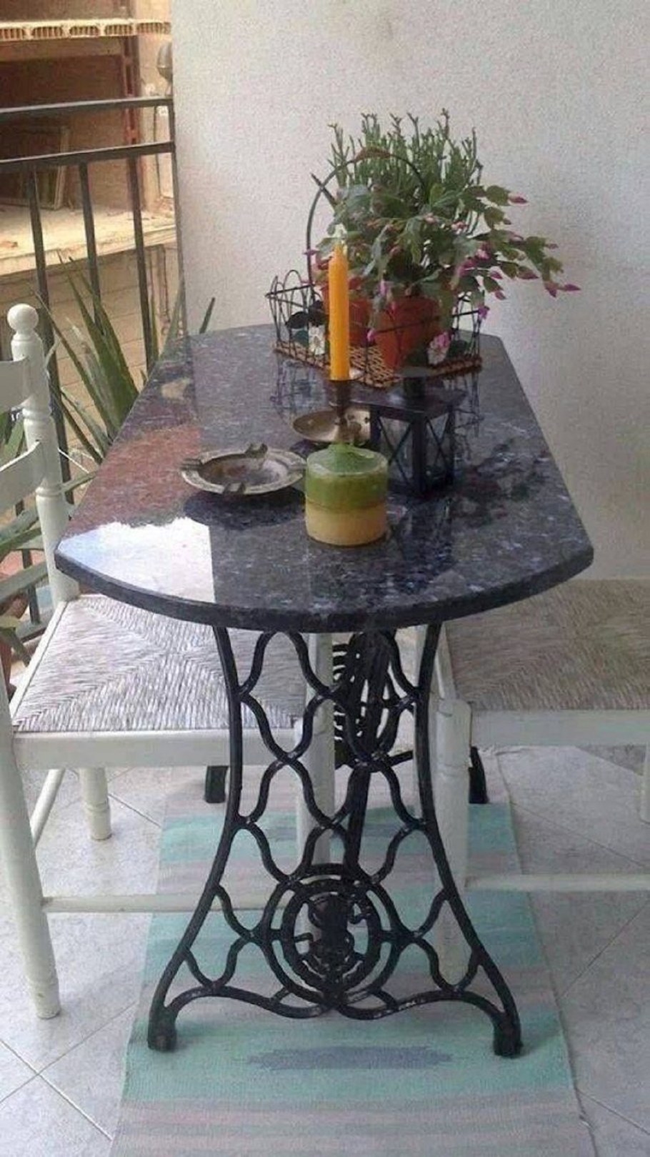 Консоль из станины Зингер