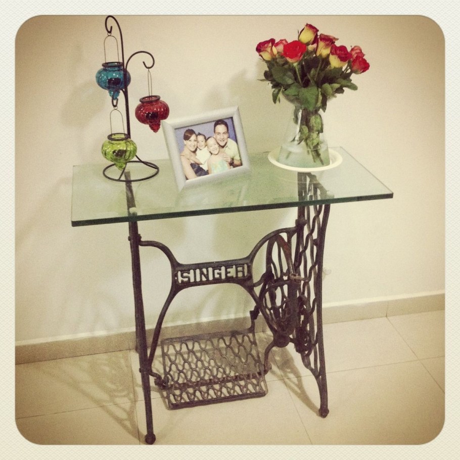 Журнальный столик из станины Зингер