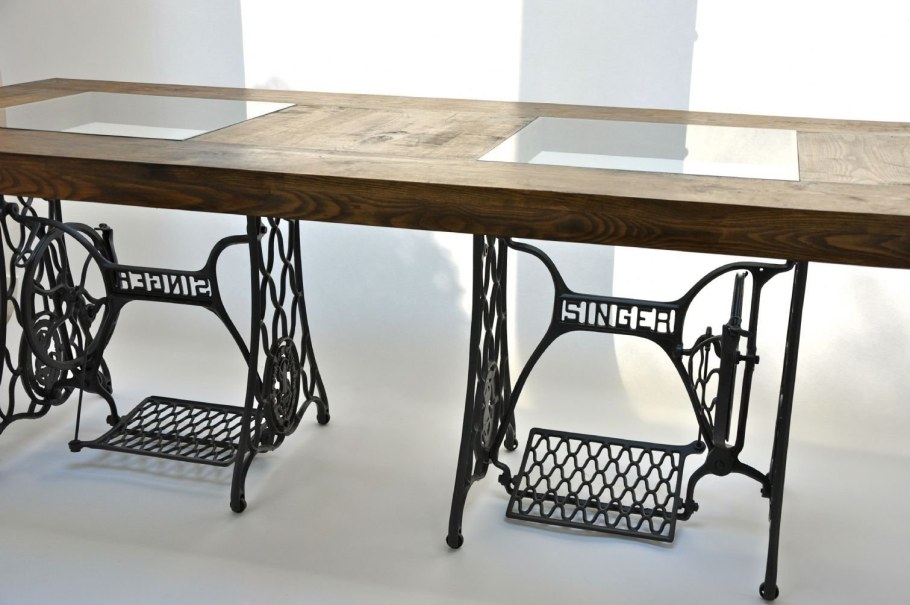 Стол на подстолье Зингер