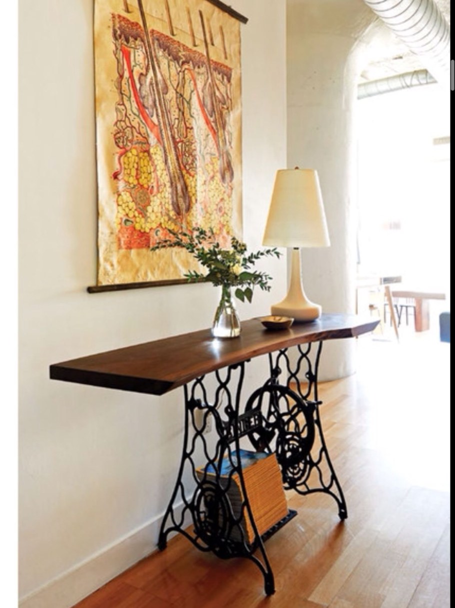 Консоль из швейной машинки Зингер