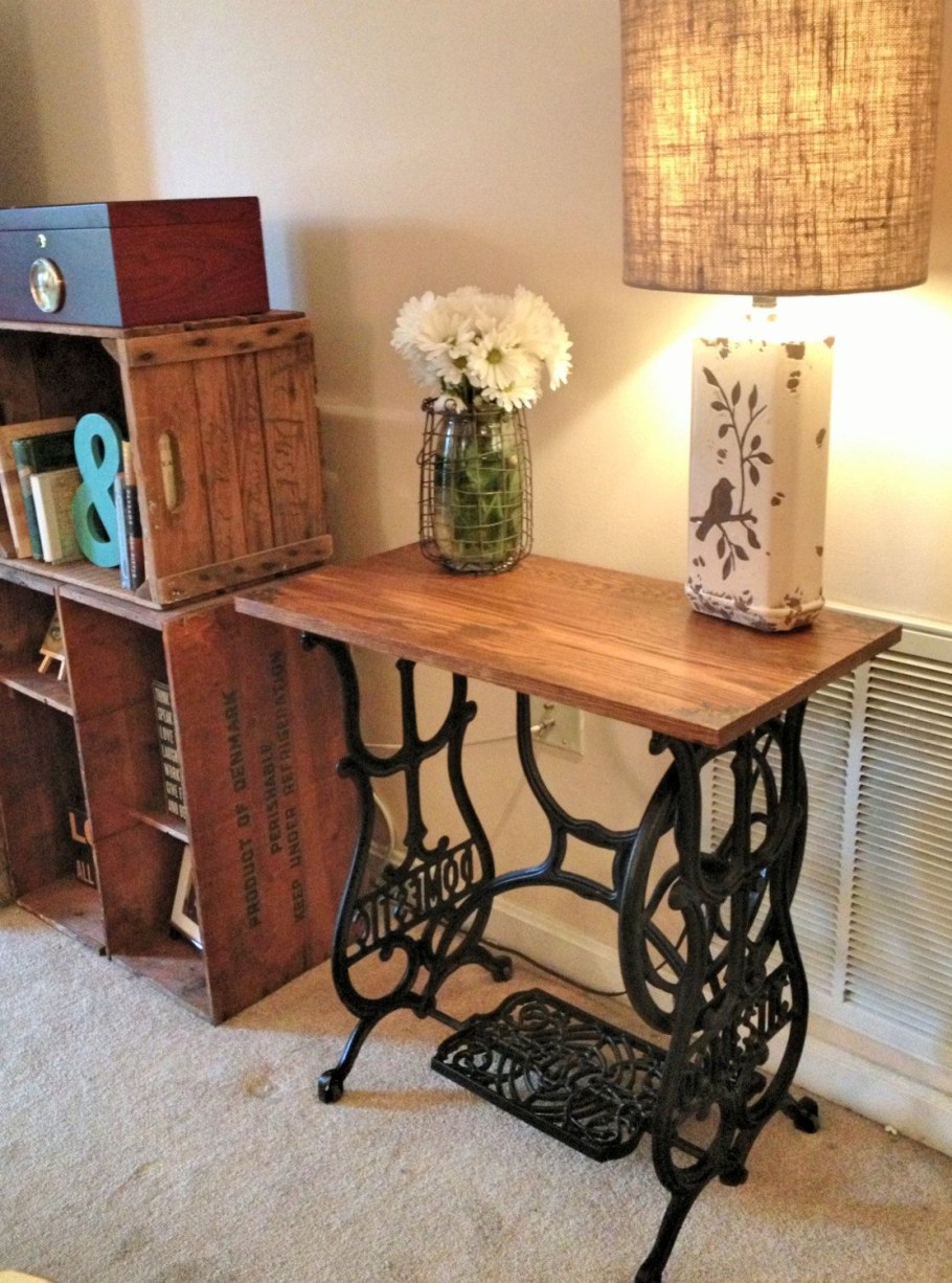 Станина Зингер столик