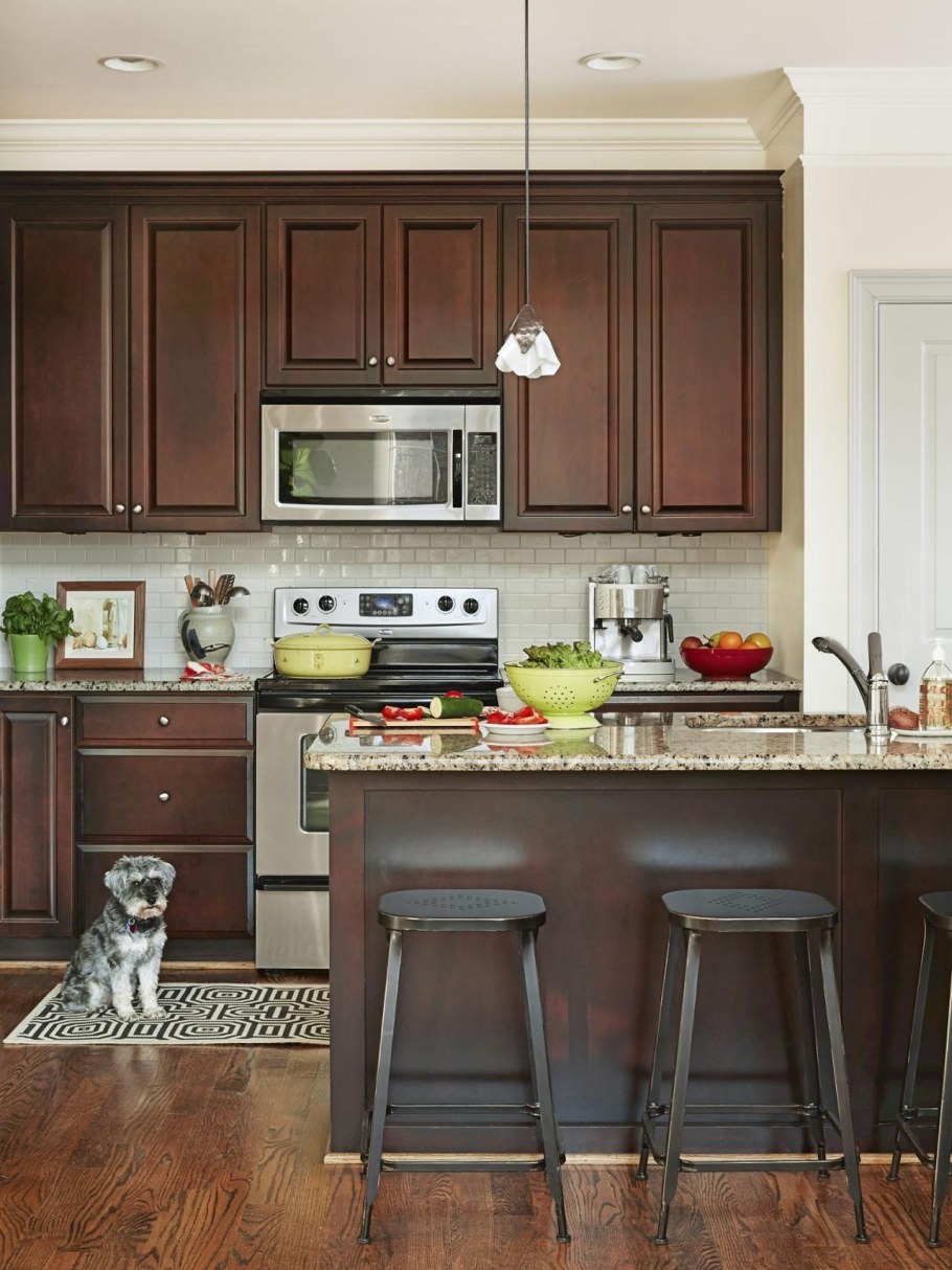 Интерьер кухни коричневого цвета