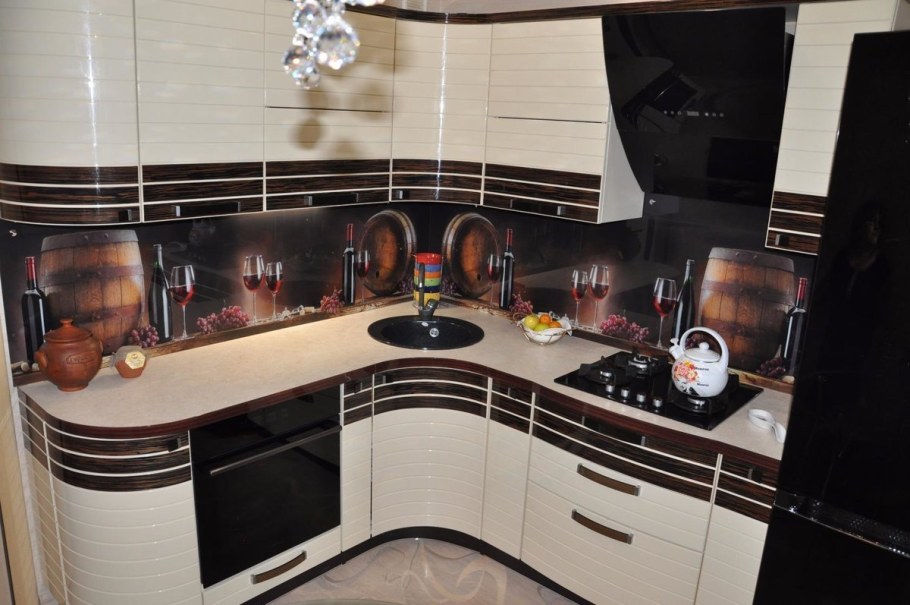 Кухонные гарнитуры с угловой раковиной