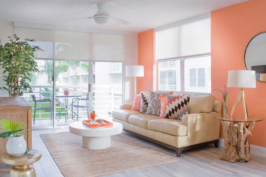 Гостиная в персиковых тонах