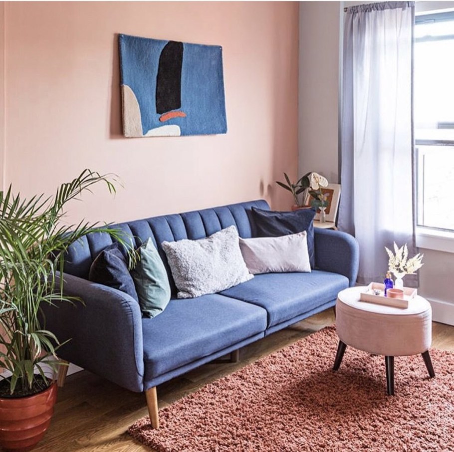 Интерьер в сине розовых тонах