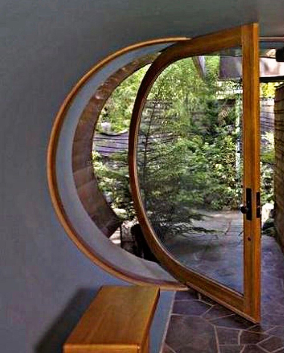 Необычные двери межкомнатные