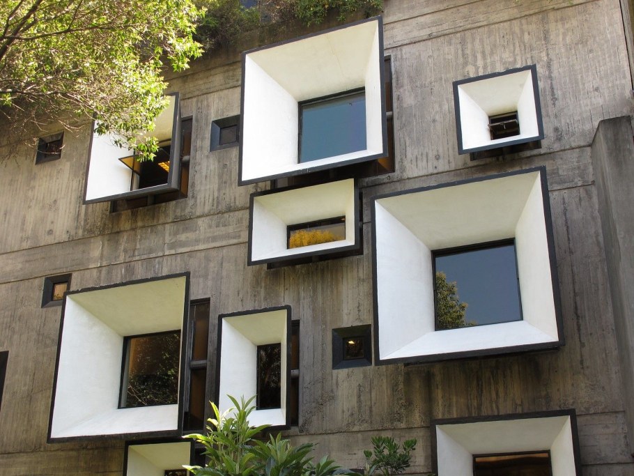 Необычные фасады домов