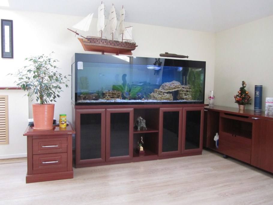 Аквариумы торпеда на заказ в Москве