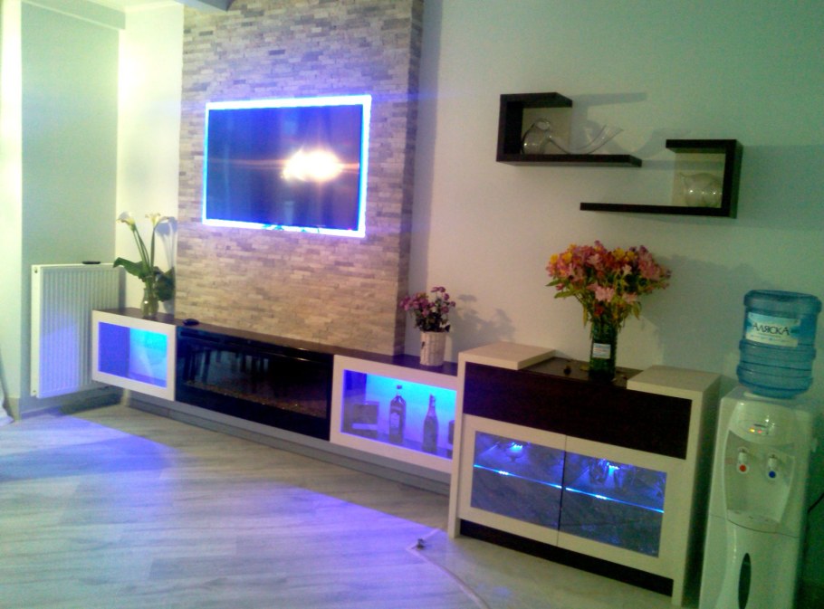 Панель под телевизор с подсветкой