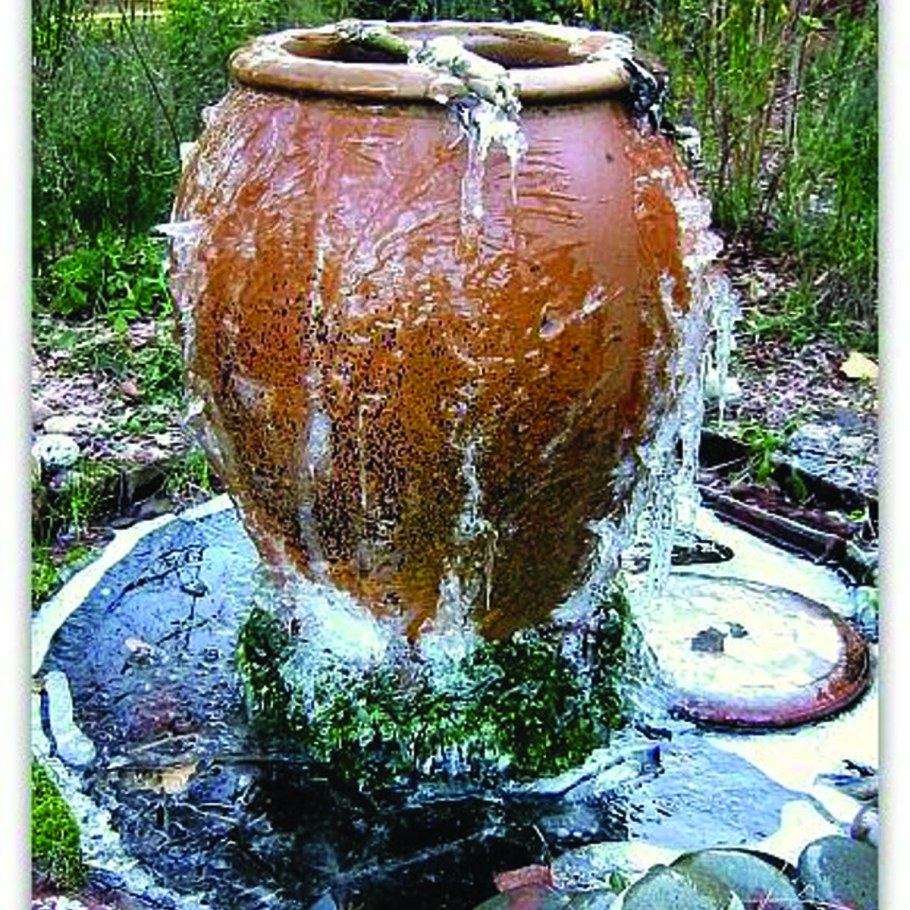 Кувшин для сада декоративный