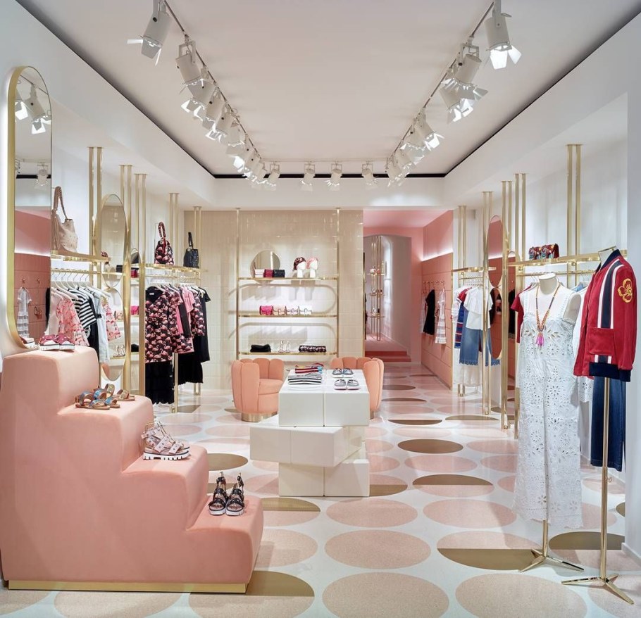 Бутик одежды интерьер