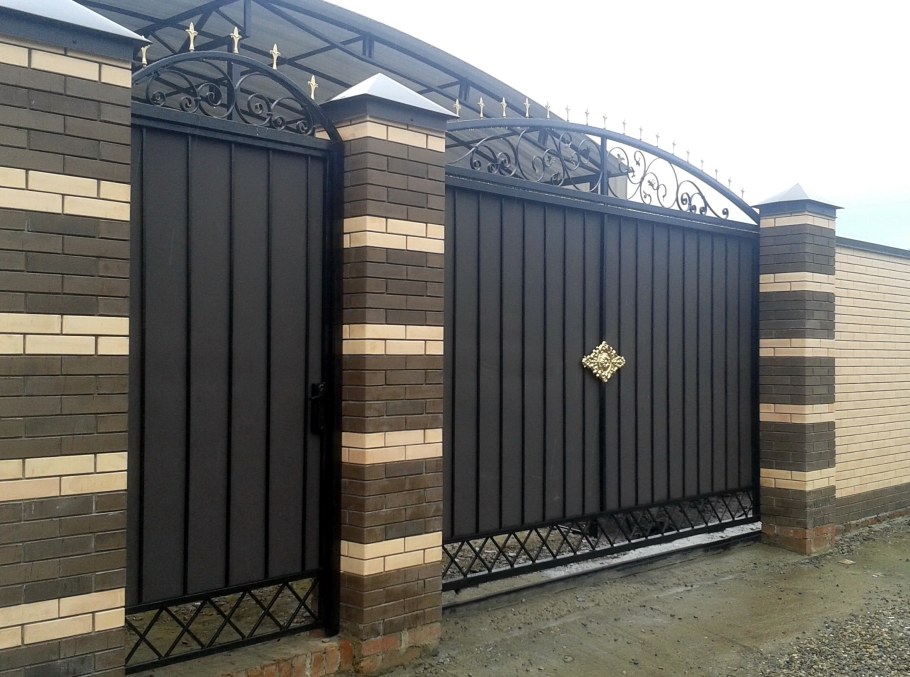 Ворота из профнастила