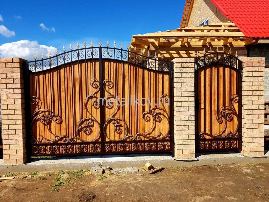 Красивые заборы и ворота