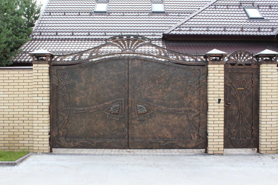 Ворота для частного дома
