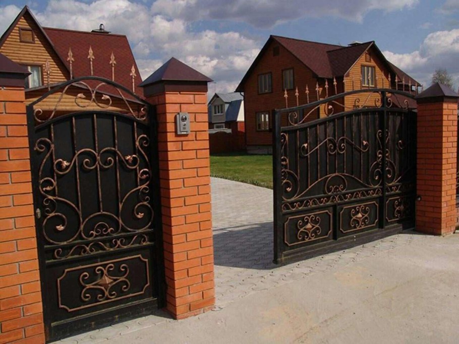 Кованые откатные ворота