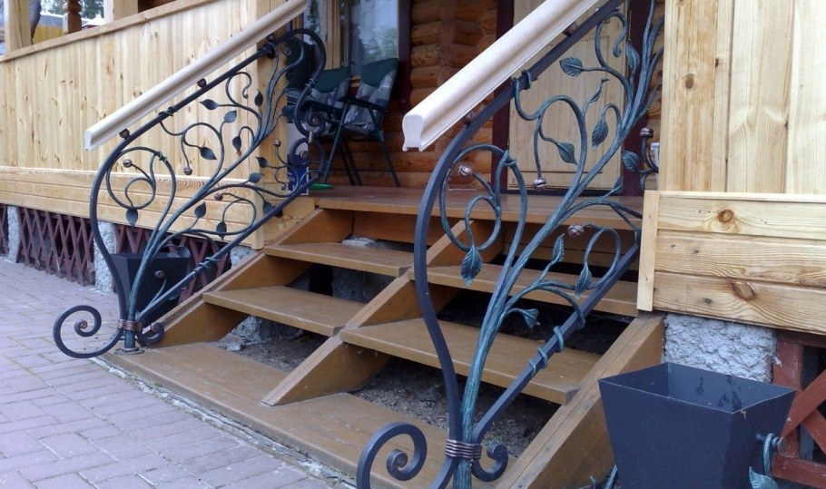 Кованое крыльцо 2 ступени