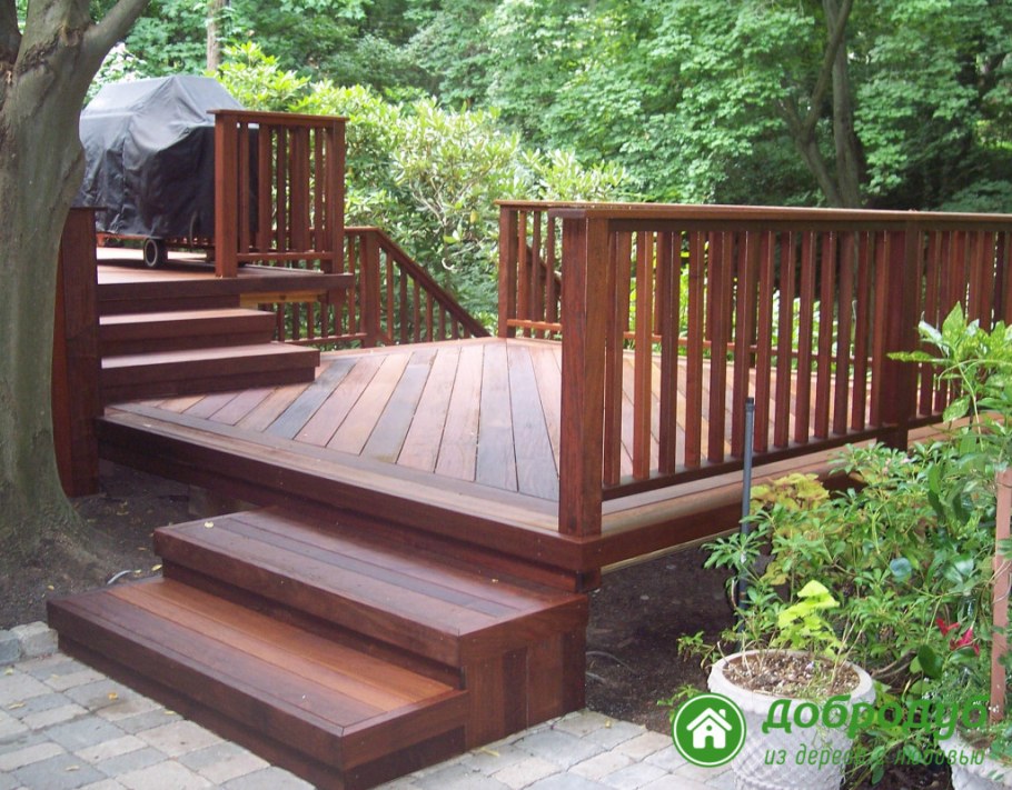 Ступеньки на веранду