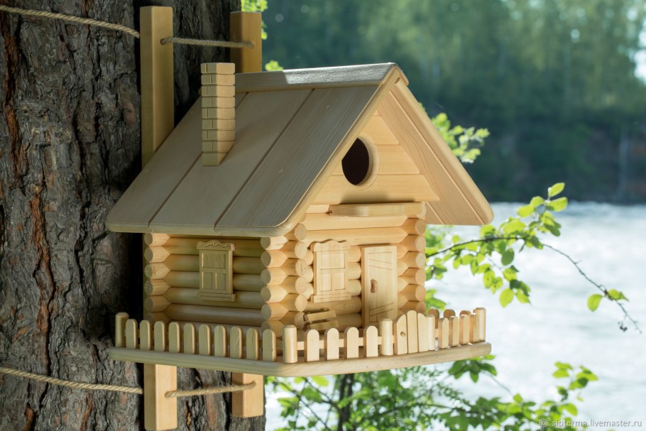 Кормушка для белок бельчатник