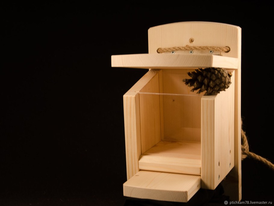 Беличья кормушка