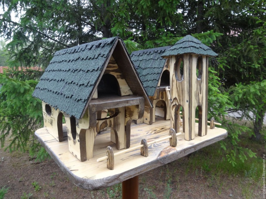 Красивый домик для белок