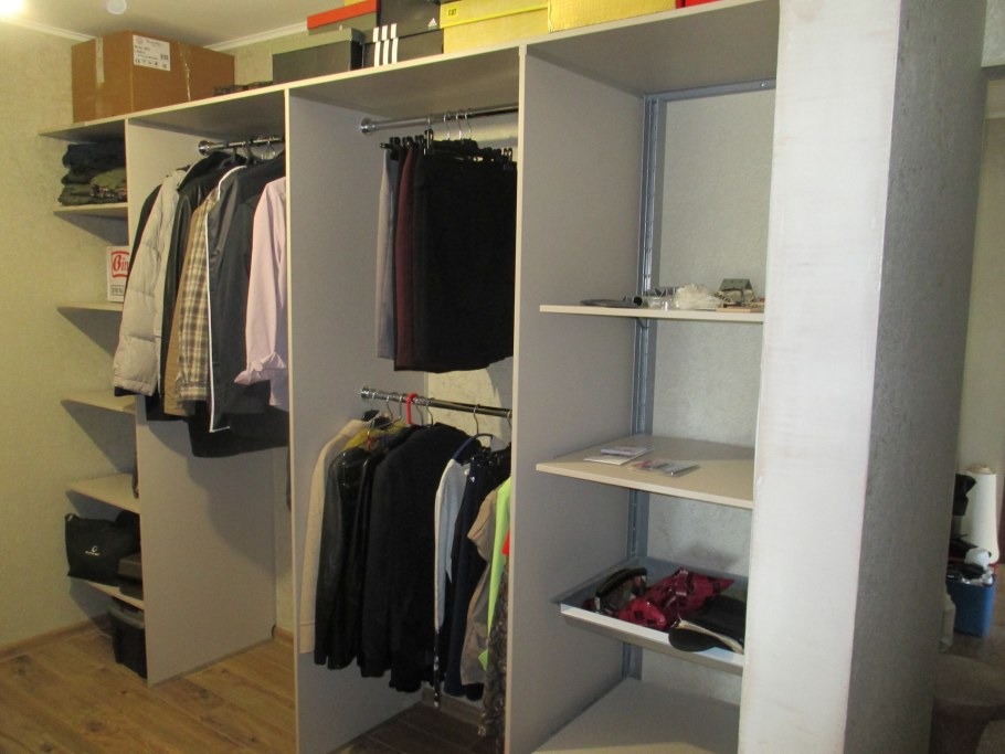 Шкаф из направляющих