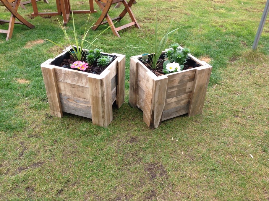 Ящики для цветов из поддонов