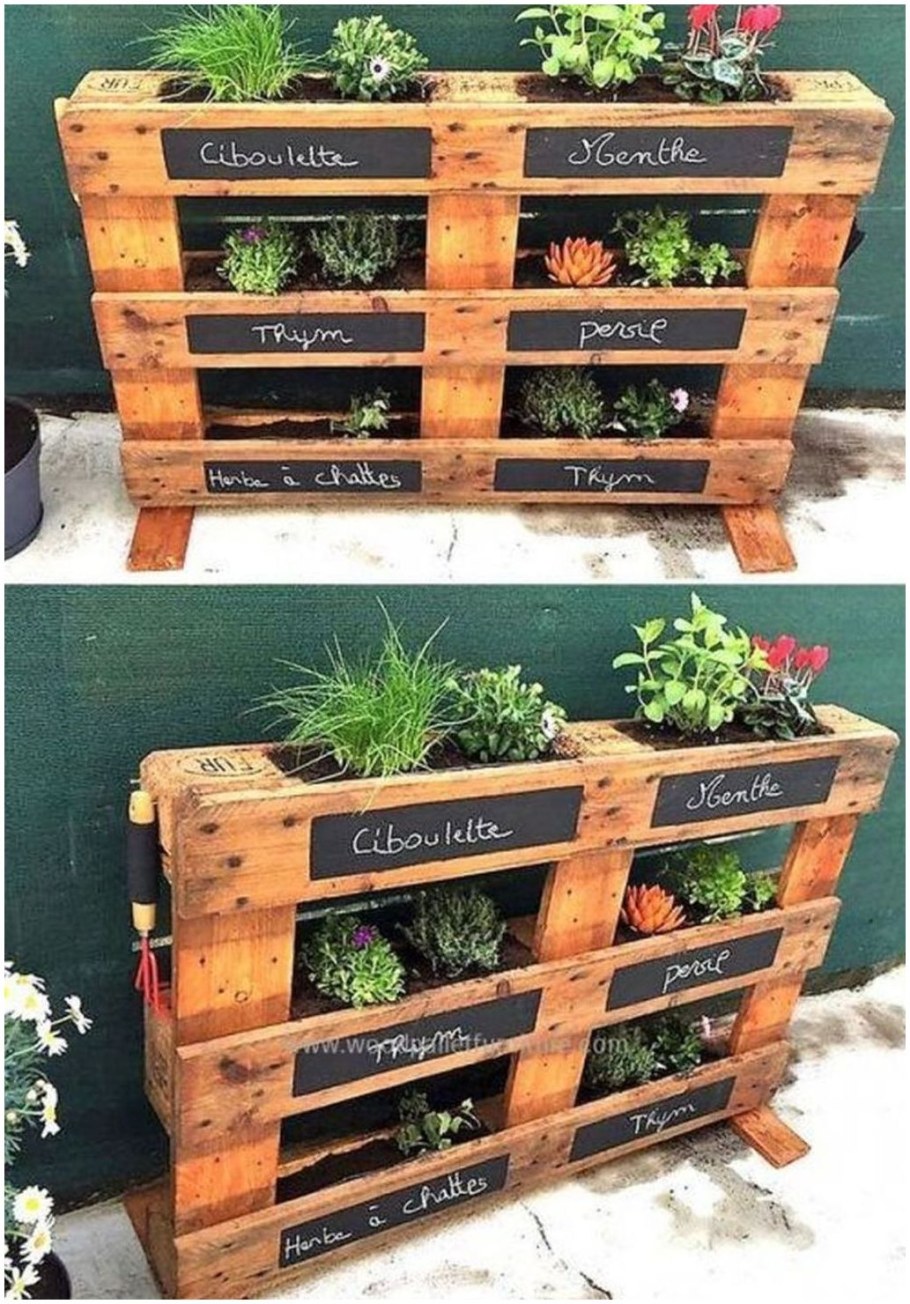 Вертикальная клумба из европоддонов