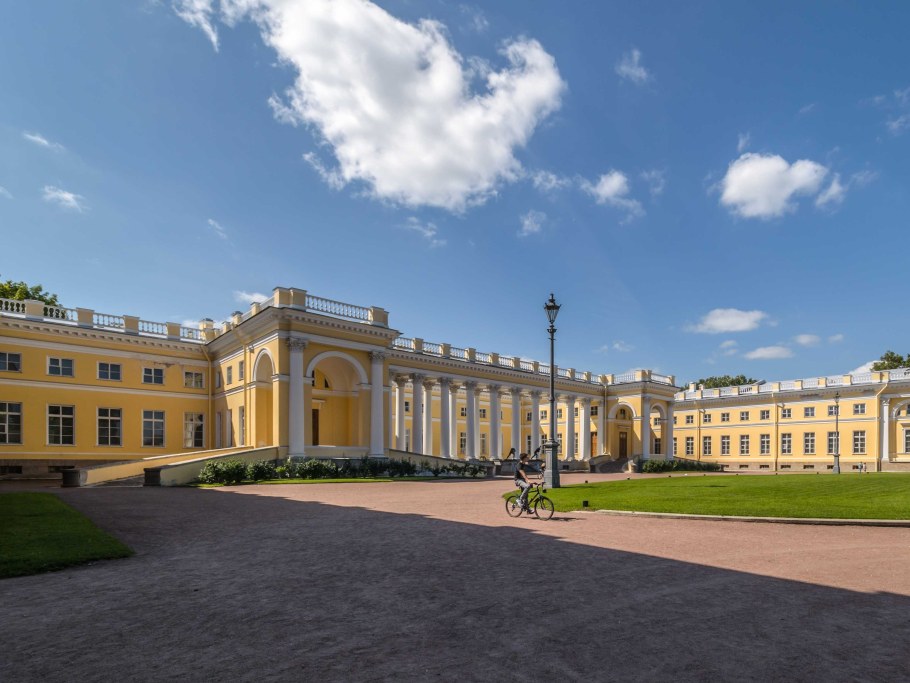 Александровский дворец