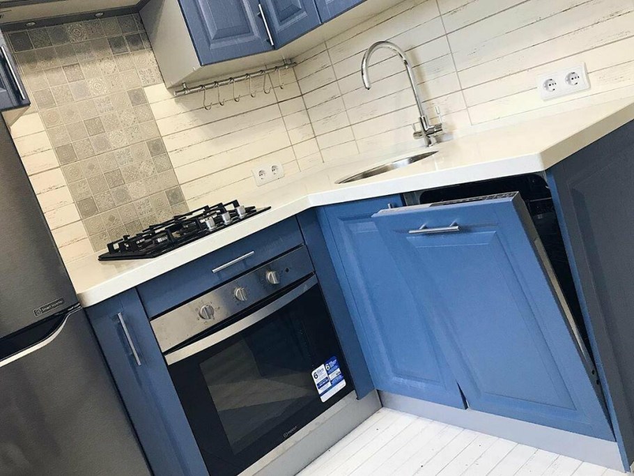 Кухни в хрущевке угловые с посудомойкой