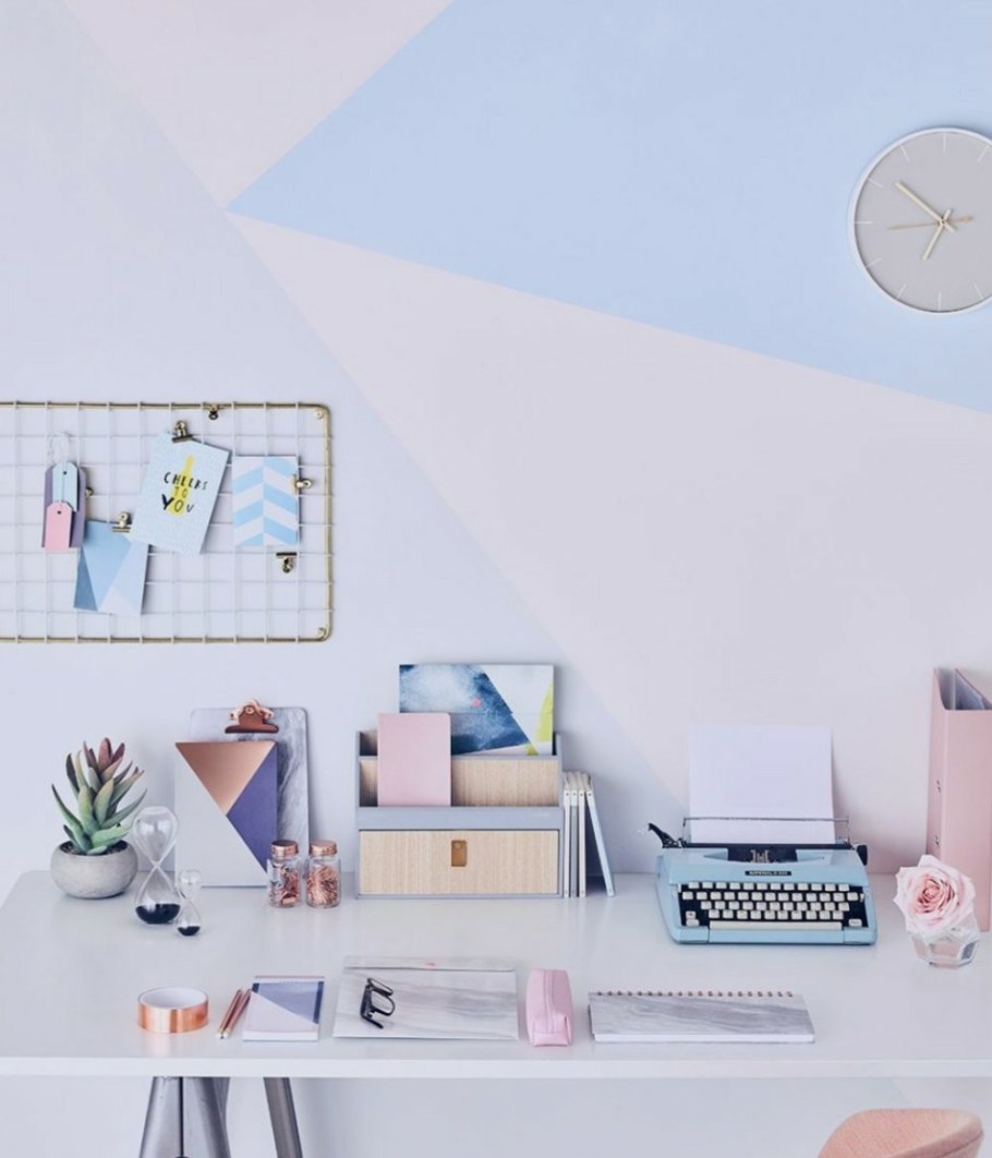 Интерьер офиса в пастельных тонах