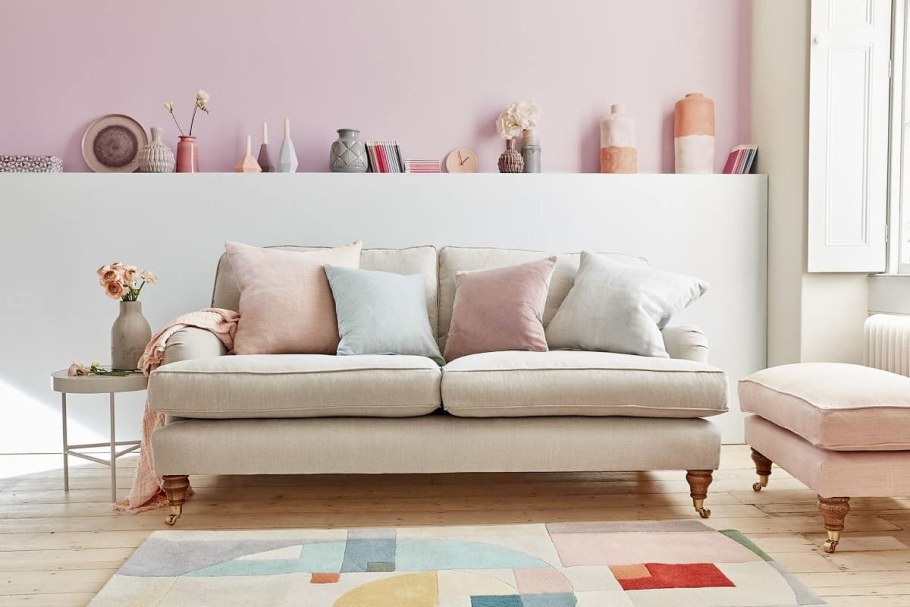 Подушки на диван в интерьере