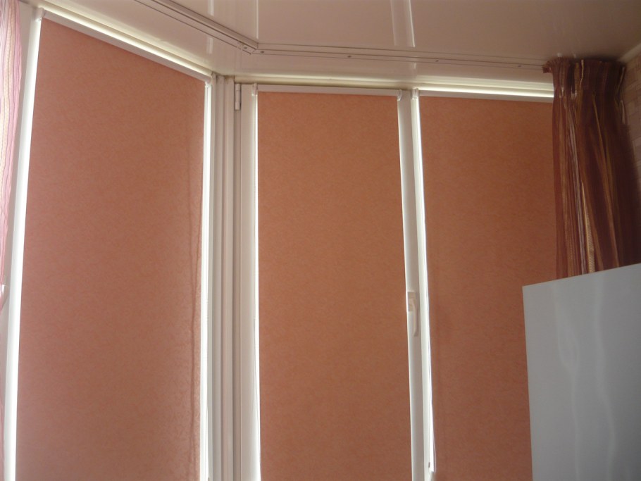 Рулонные шторы на балкон