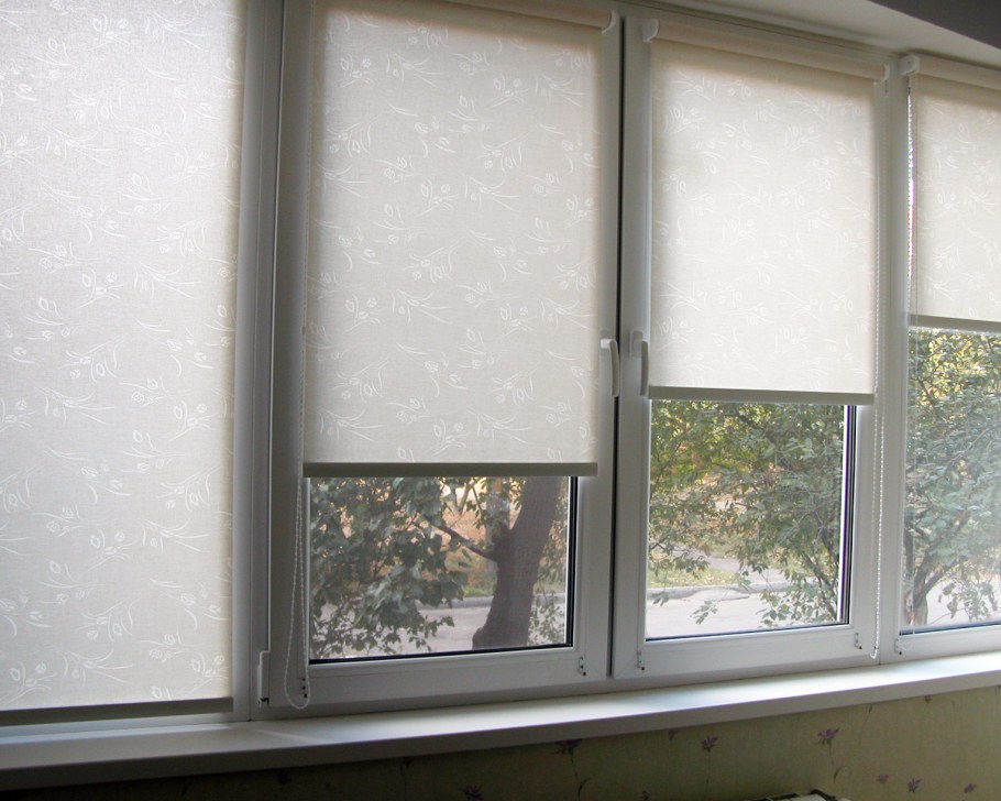 Рулонные шторы на балкон