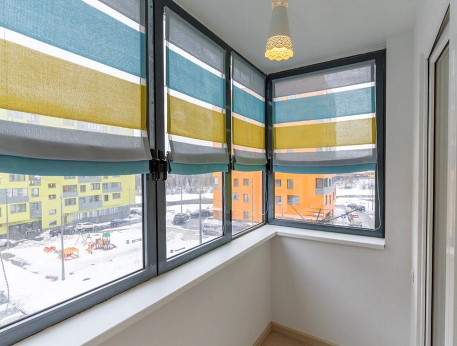 Римская штора на балкон