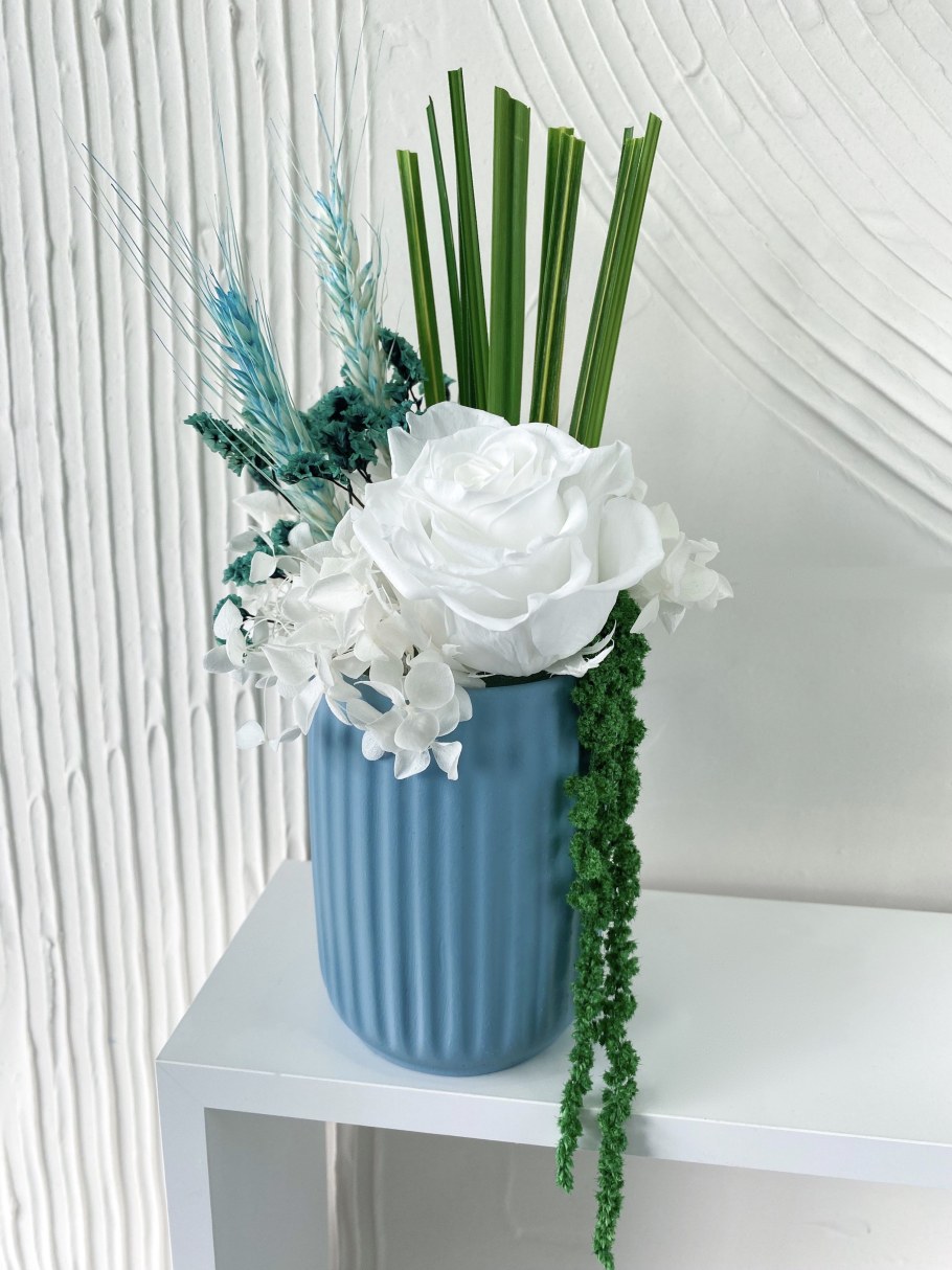 Ваза в форме головы для цветов