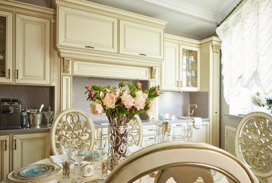 Кухня слоновая кость в интерьере