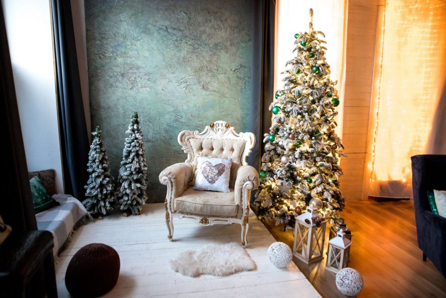 Искусственная елка интерьер