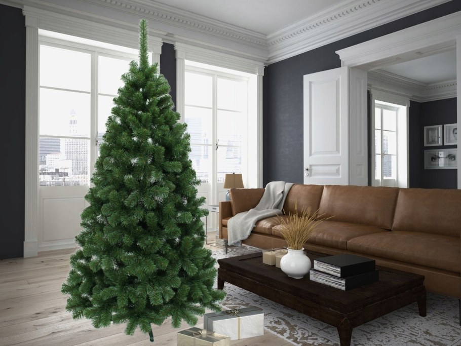 Искусственная ель Лоррейн литая 210 см