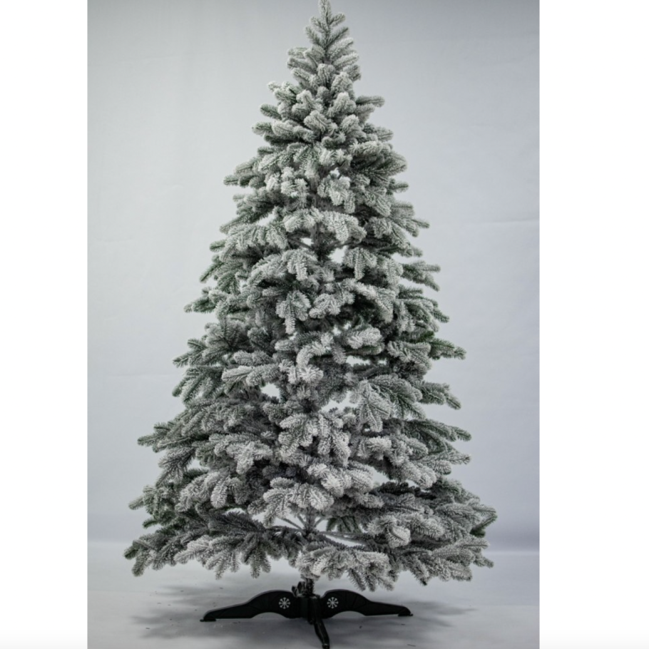 Елка Кружевница заснеженная