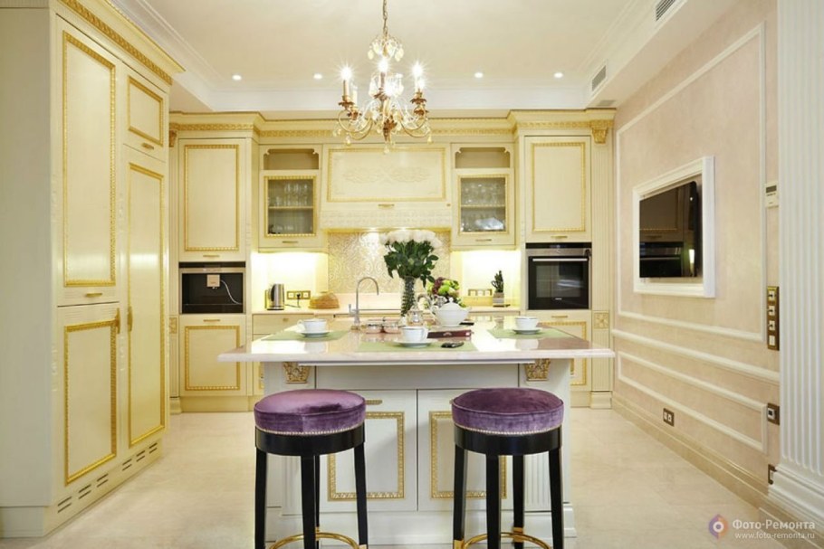 Кухня в бежево золотистых тонах