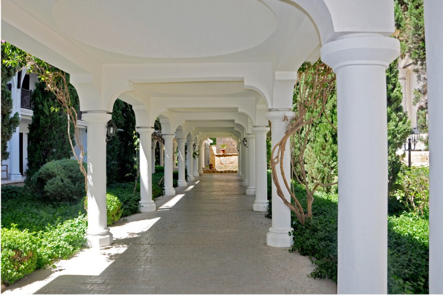 Анфилада арок