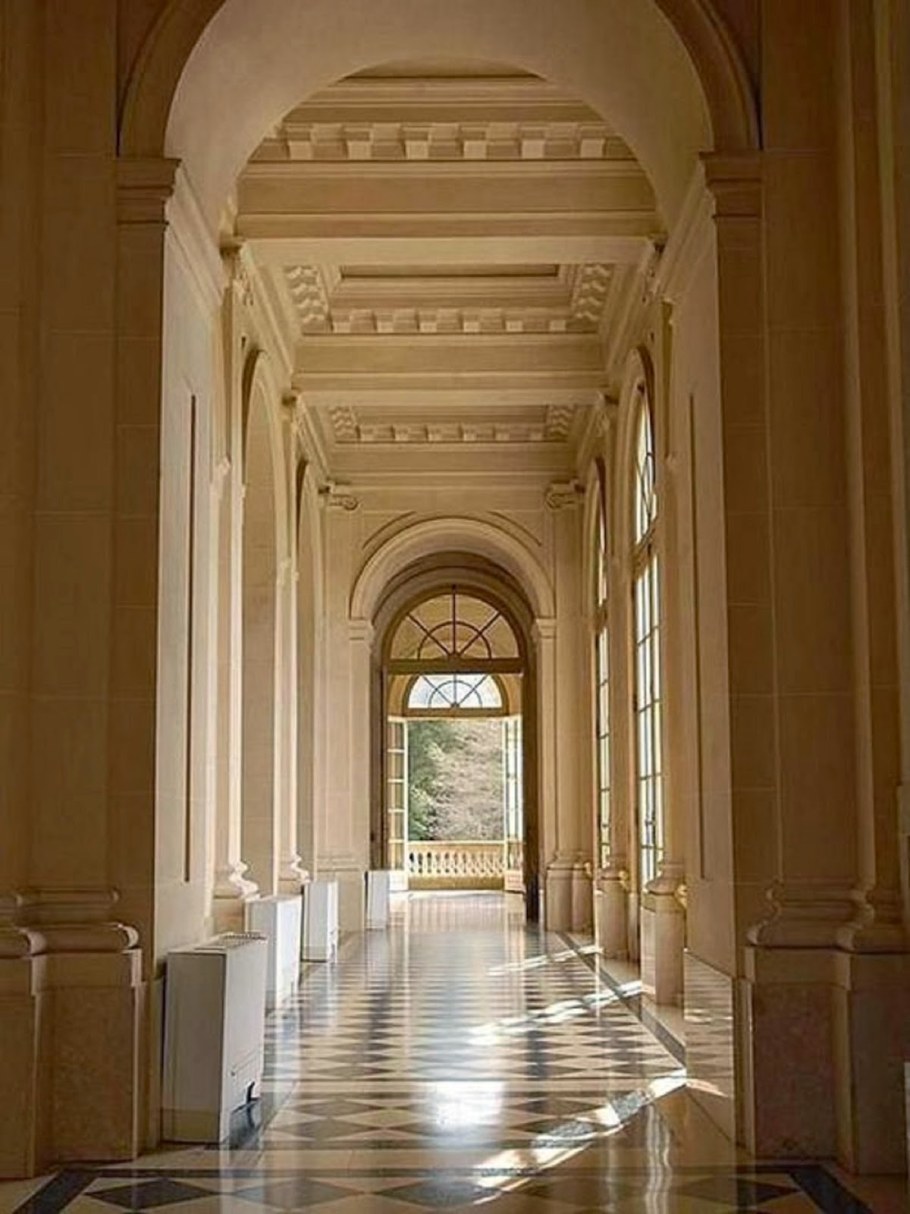 Анфилада колонн