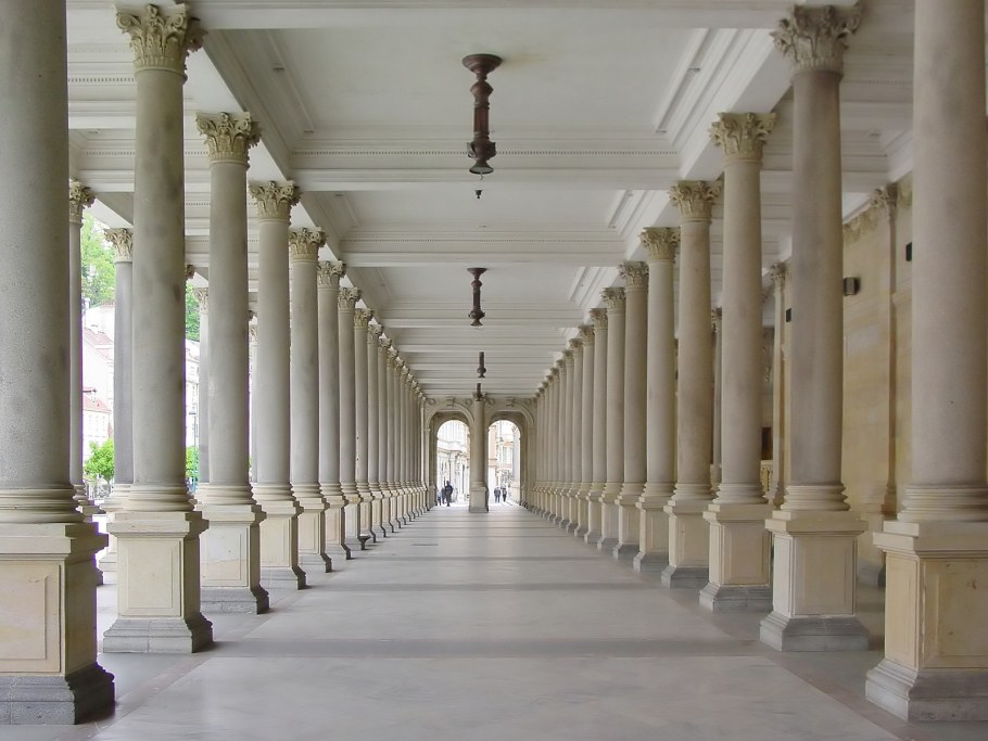 Анфилада колоннада