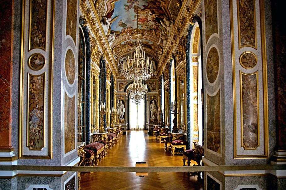 Зеркальная галерея в замке Херренкимзее